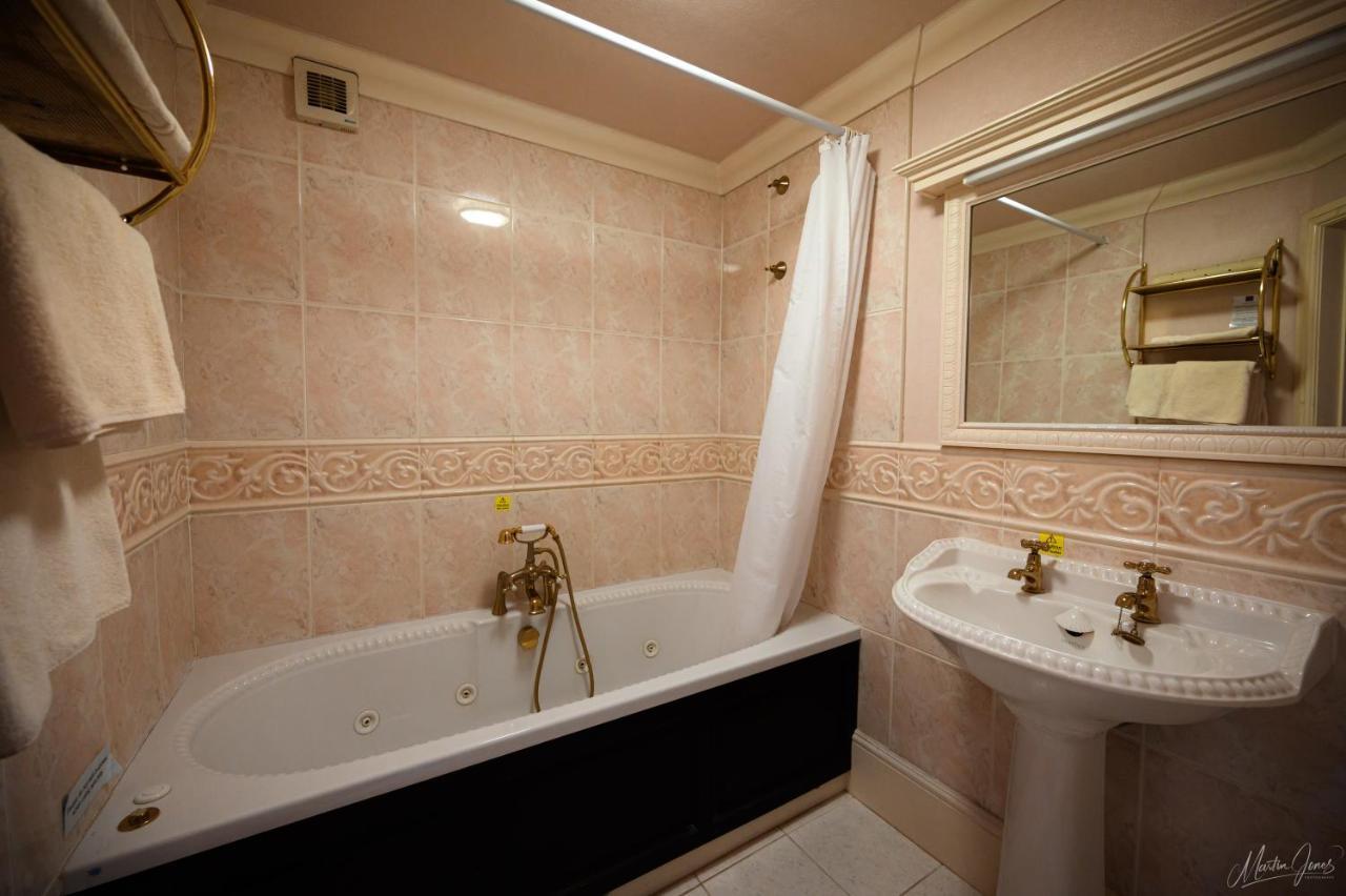 Old Rectory Hotel Wem Ngoại thất bức ảnh